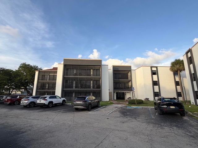 4040 N Hills Drive 35, Hollywood, FL 33021