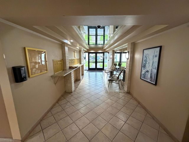 4040 N Hills Drive 35, Hollywood, FL 33021