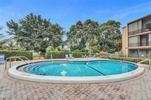 4040 N Hills Drive 35, Hollywood, FL 33021
