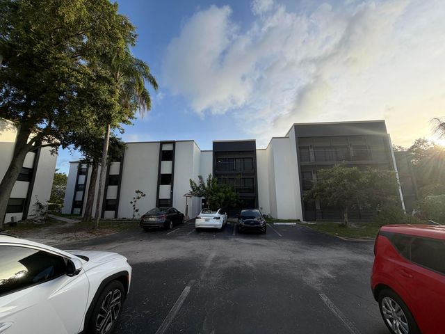 4040 N Hills Drive 35, Hollywood, FL 33021