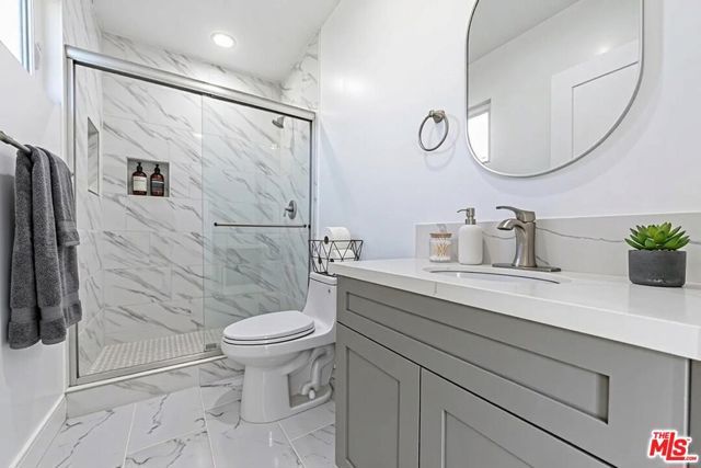 5434 Romaine Street, Los Angeles, CA 90038