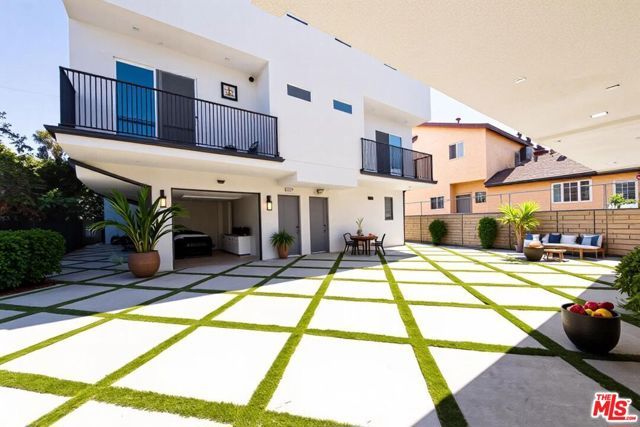 5434 Romaine Street, Los Angeles, CA 90038