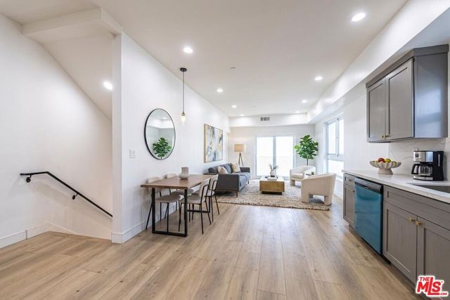 5434 Romaine Street, Los Angeles, CA 90038