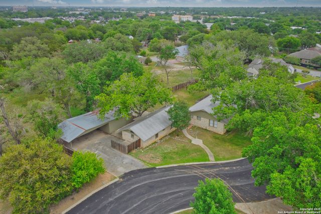 8 WILDWOOD TRL, New Braunfels, TX 78130