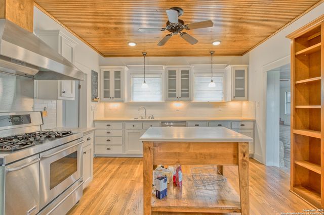 8 WILDWOOD TRL, New Braunfels, TX 78130