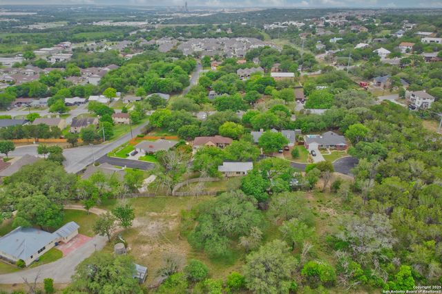 8 WILDWOOD TRL, New Braunfels, TX 78130