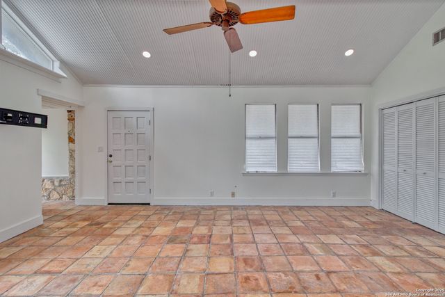 8 WILDWOOD TRL, New Braunfels, TX 78130