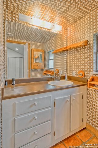 8 WILDWOOD TRL, New Braunfels, TX 78130