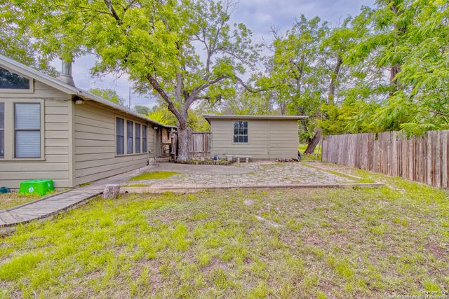 8 WILDWOOD TRL, New Braunfels, TX 78130