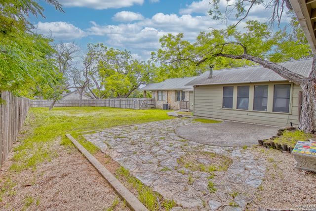 8 WILDWOOD TRL, New Braunfels, TX 78130
