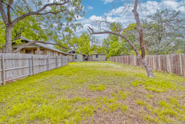 8 WILDWOOD TRL, New Braunfels, TX 78130