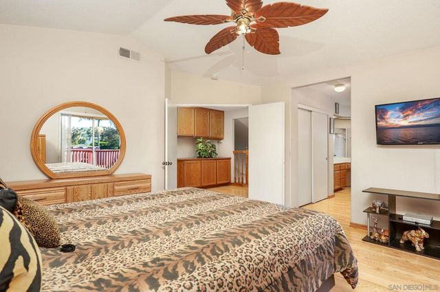 810 Crosspoint Ct, San Diego, CA 92114