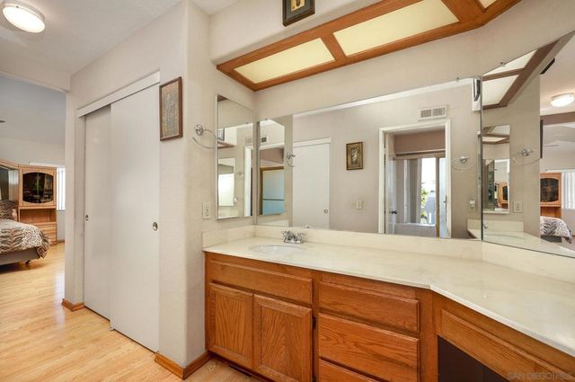 810 Crosspoint Ct, San Diego, CA 92114