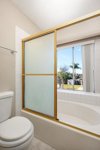 810 Crosspoint Ct, San Diego, CA 92114