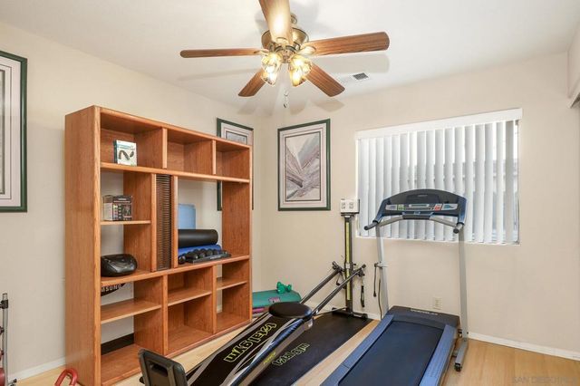 810 Crosspoint Ct, San Diego, CA 92114