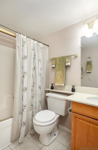 810 Crosspoint Ct, San Diego, CA 92114