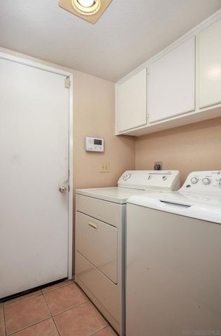 810 Crosspoint Ct, San Diego, CA 92114