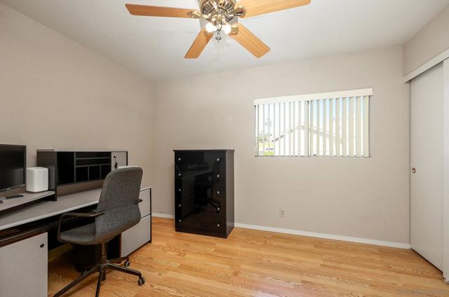 810 Crosspoint Ct, San Diego, CA 92114