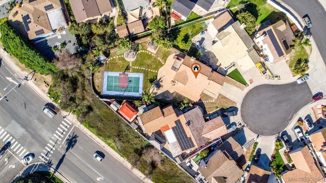 810 Crosspoint Ct, San Diego, CA 92114