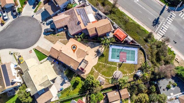 810 Crosspoint Ct, San Diego, CA 92114