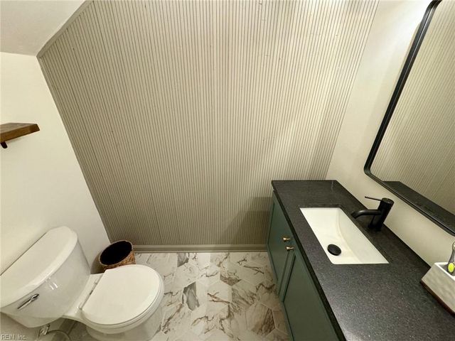 1221 Grenadier DR, Chesapeake, VA 23322