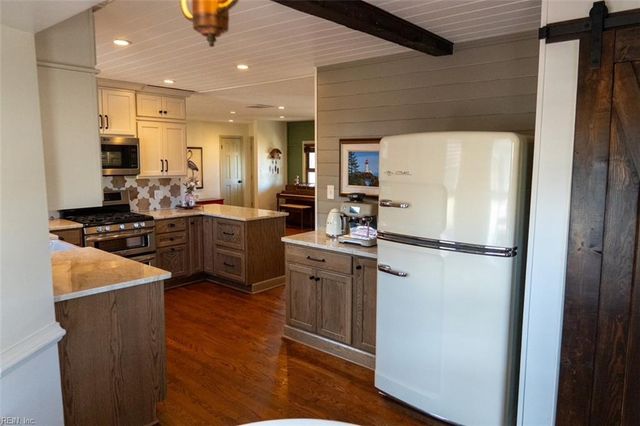 1221 Grenadier DR, Chesapeake, VA 23322