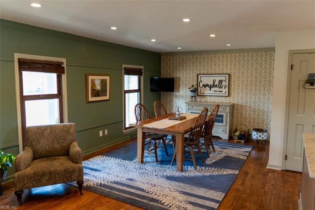 1221 Grenadier DR, Chesapeake, VA 23322