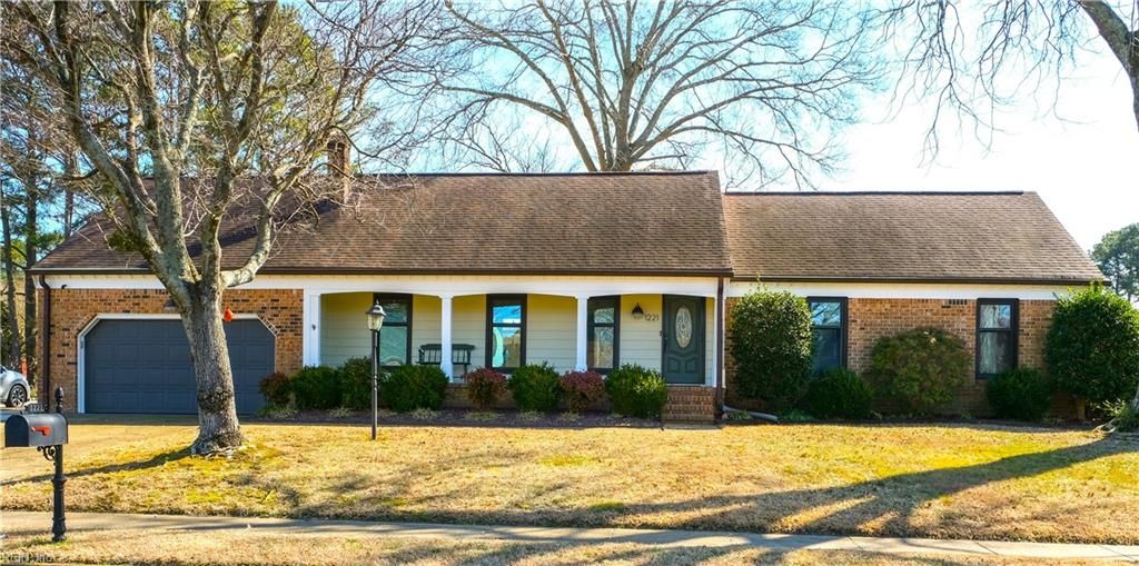 1221 Grenadier DR, Chesapeake, VA 23322