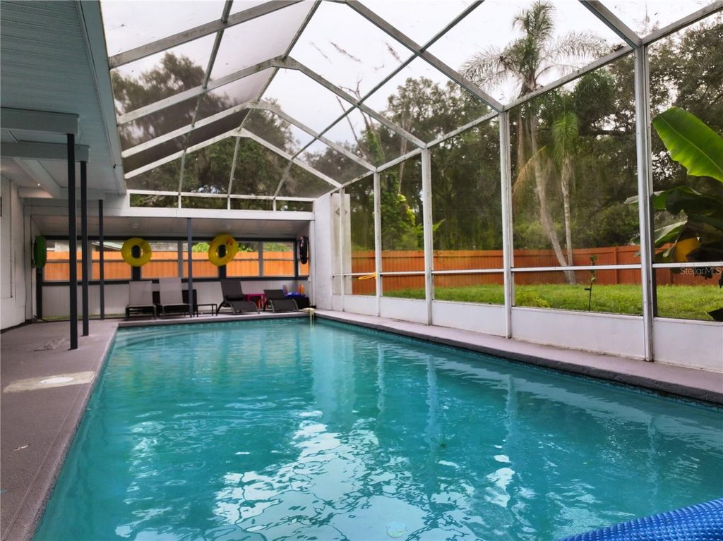 Image 12 of property listing at 111 OAK LEE DRIVE, Lutz, FL 33548