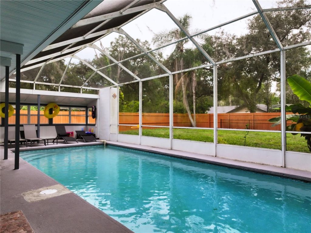 Image 13 of property listing at 111 OAK LEE DRIVE, Lutz, FL 33548