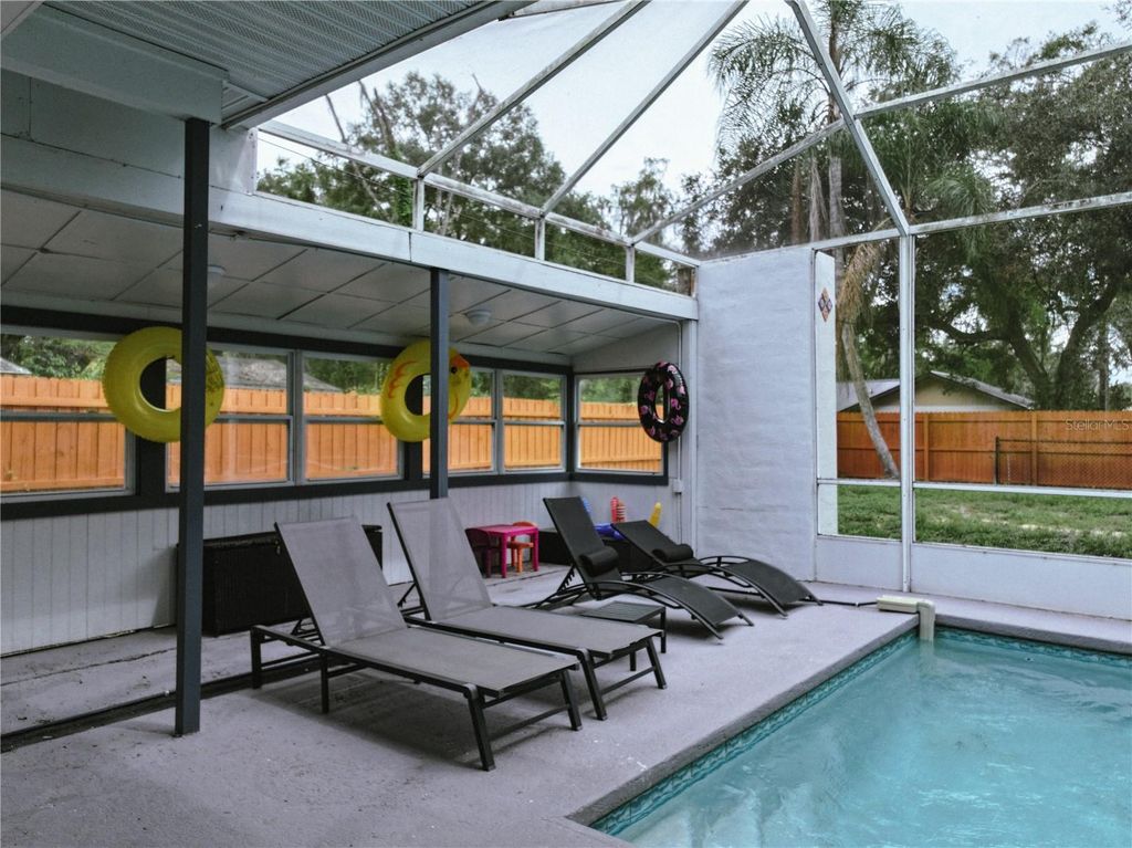 Image 14 of property listing at 111 OAK LEE DRIVE, Lutz, FL 33548