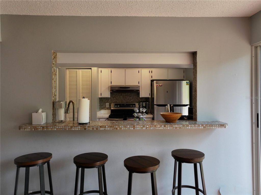 Image 5 of property listing at 111 OAK LEE DRIVE, Lutz, FL 33548