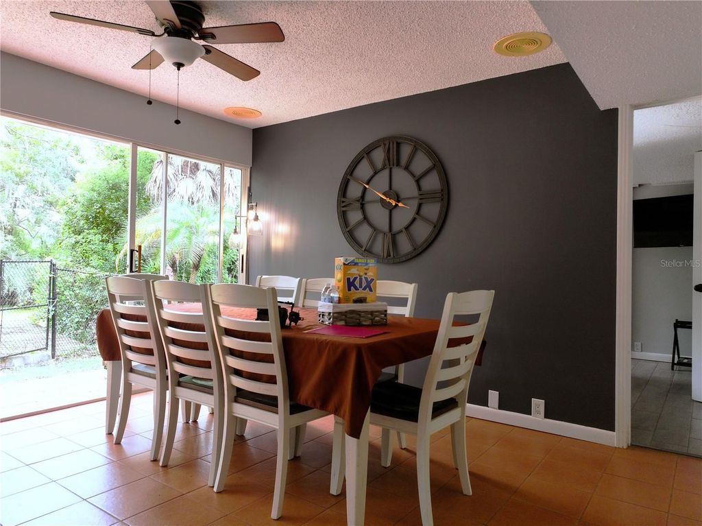 Image 7 of property listing at 111 OAK LEE DRIVE, Lutz, FL 33548