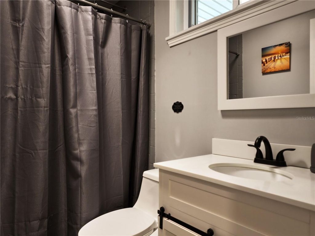 Image 9 of property listing at 111 OAK LEE DRIVE, Lutz, FL 33548