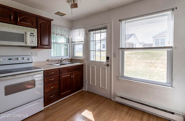 73 Buckingham Drive N, Manchester, NJ 08759