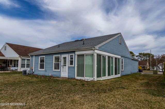 73 Buckingham Drive N, Manchester, NJ 08759