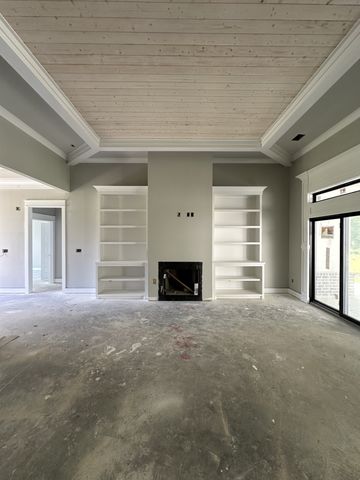933 Ovoca Lake Rd, Tullahoma, TN 37388