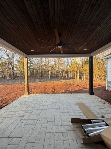 933 Ovoca Lake Rd, Tullahoma, TN 37388