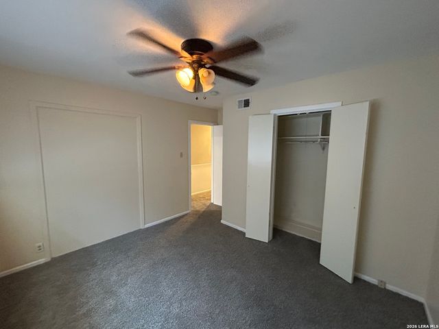 117 E SILVER SANDS DR, San Antonio, TX 78216