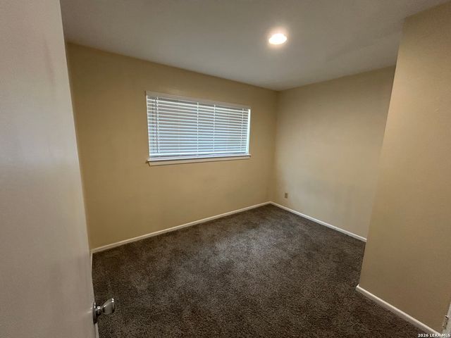 117 E SILVER SANDS DR, San Antonio, TX 78216