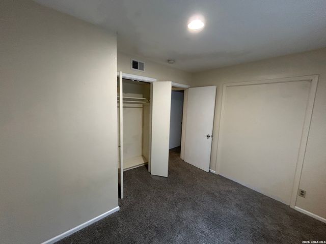 117 E SILVER SANDS DR, San Antonio, TX 78216