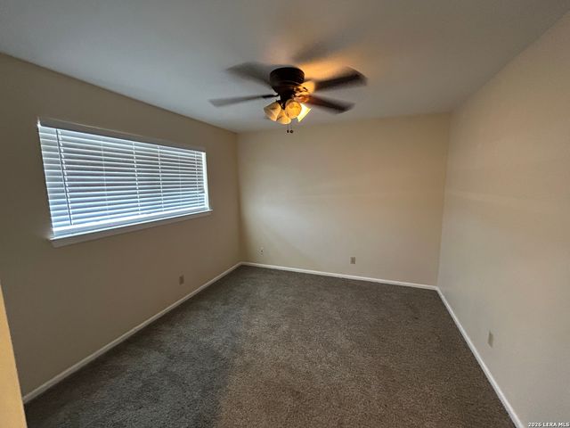 117 E SILVER SANDS DR, San Antonio, TX 78216