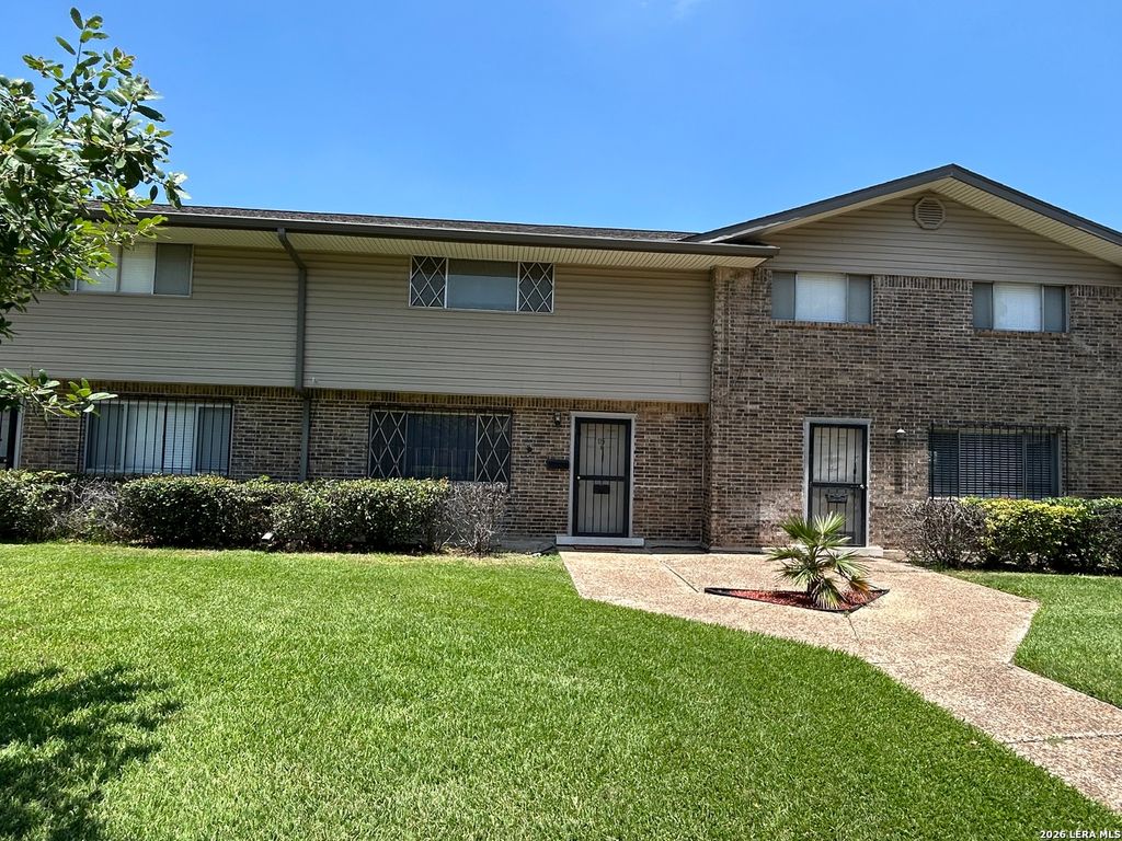 117 E SILVER SANDS DR, San Antonio, TX 78216