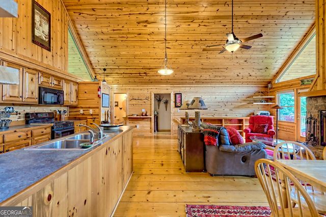 331 Black Bear Den Road, Clayton, GA 30525