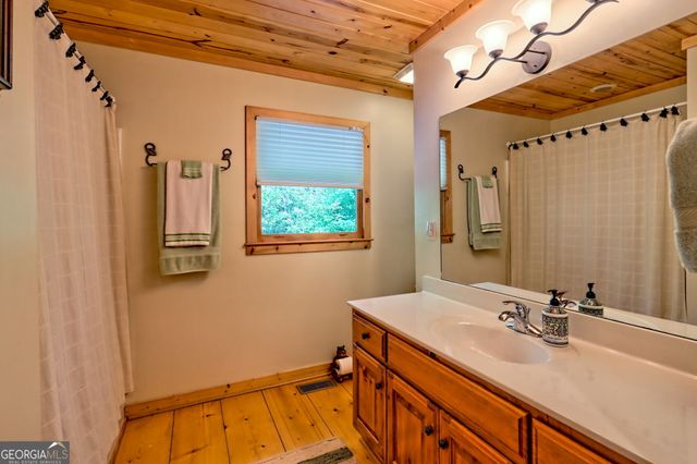 331 Black Bear Den Road, Clayton, GA 30525