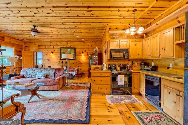 331 Black Bear Den Road, Clayton, GA 30525