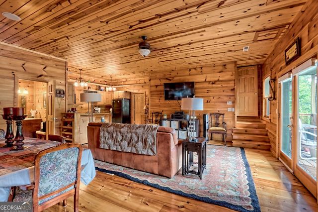 331 Black Bear Den Road, Clayton, GA 30525