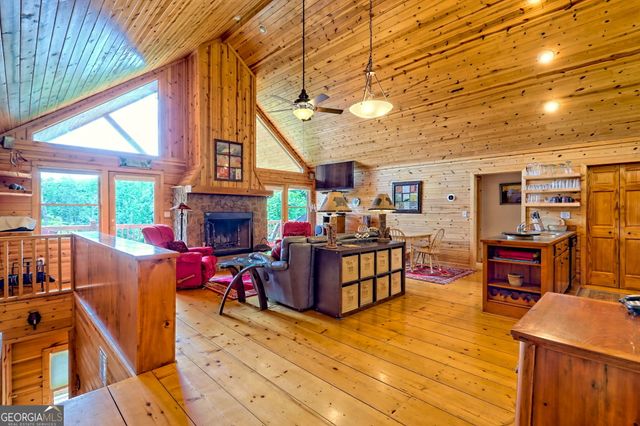 331 Black Bear Den Road, Clayton, GA 30525