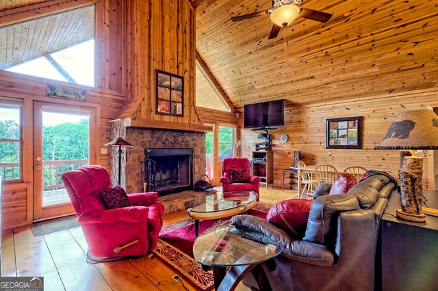 331 Black Bear Den Road, Clayton, GA 30525