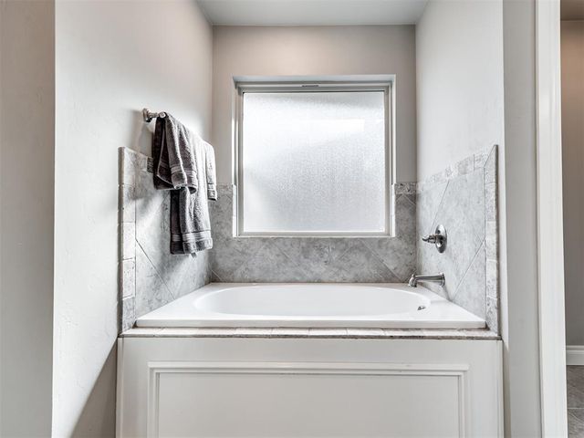 1001 NE 34th Terrace, Moore, OK 73160